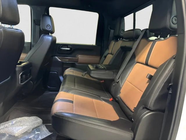 Used 2022 White Chevrolet High Country image 14