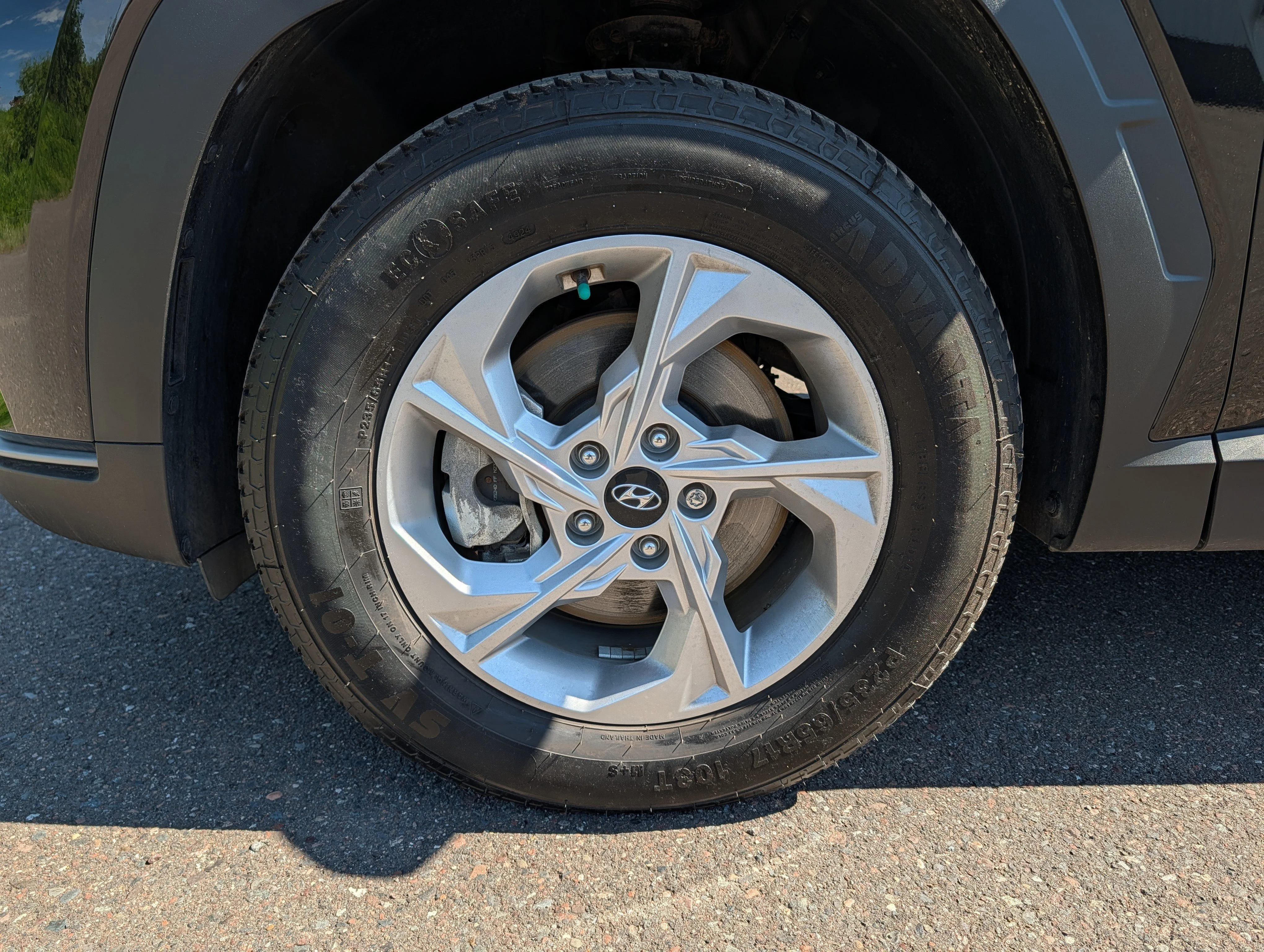 Used 2024 Black Pearl Hyundai SE image 15