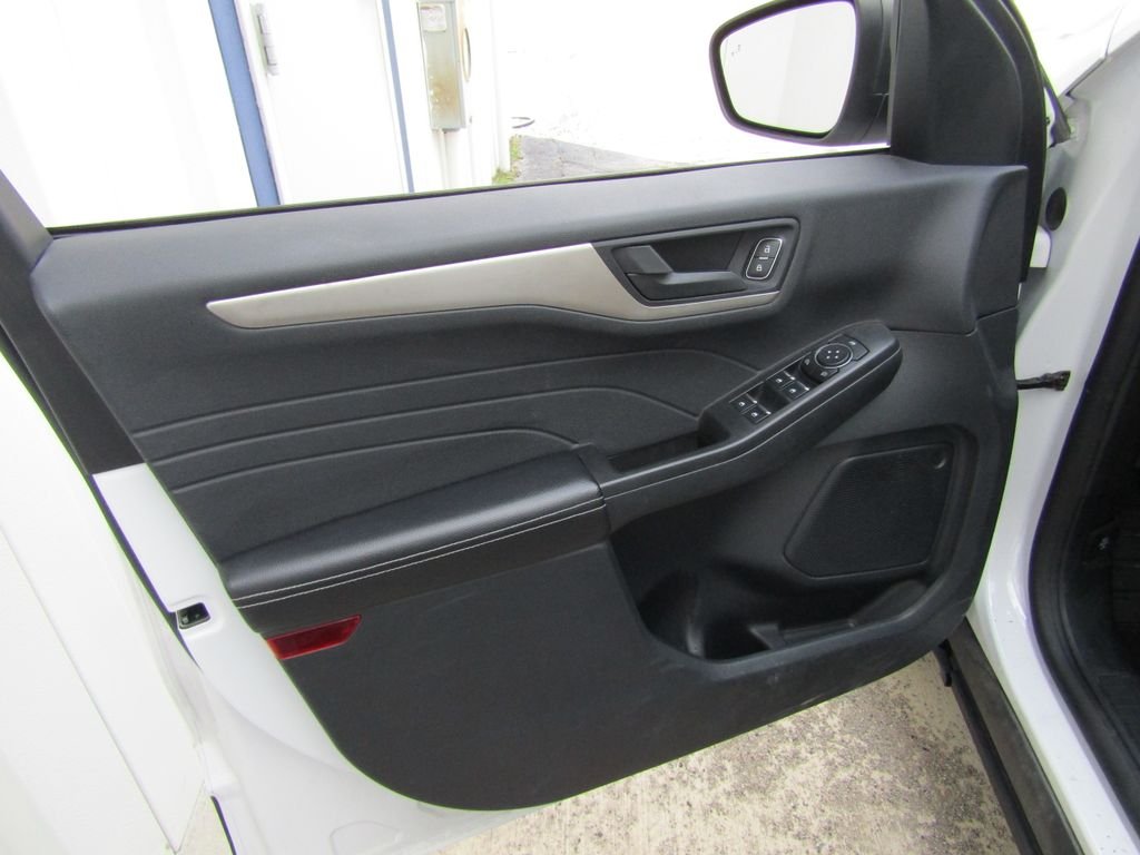 Used 2022 White Ford S image 14