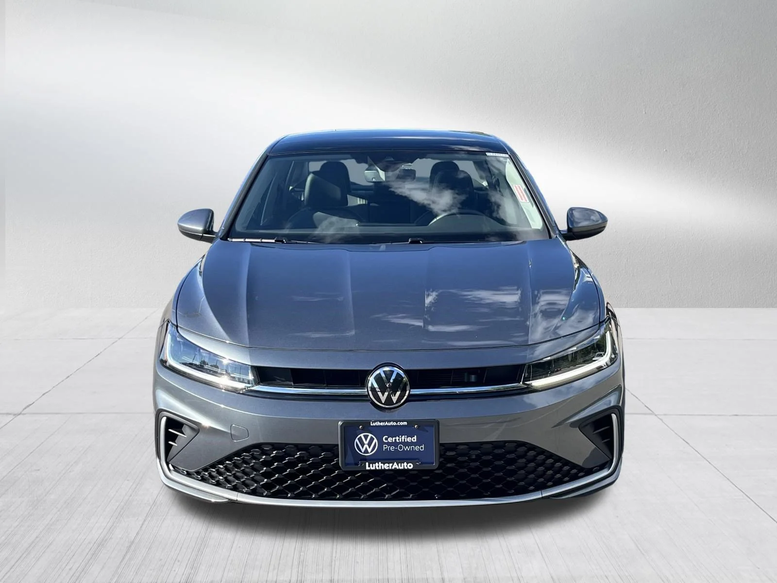 Used 2025 Platinum Gray Metallic Volkswagen SE image 2
