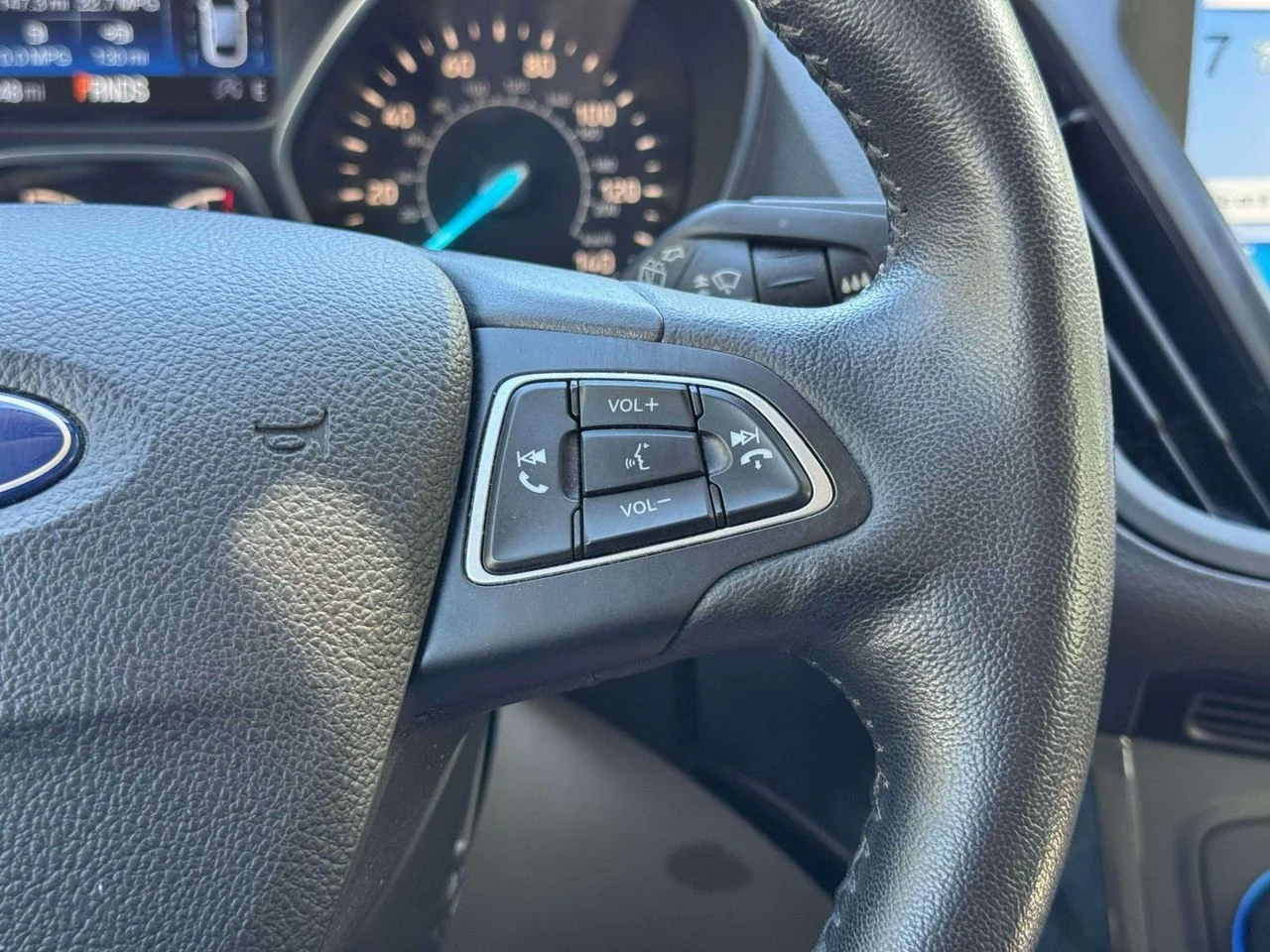 Used 2019 White Platinum Clearcoat Metallic Ford Titanium image 28