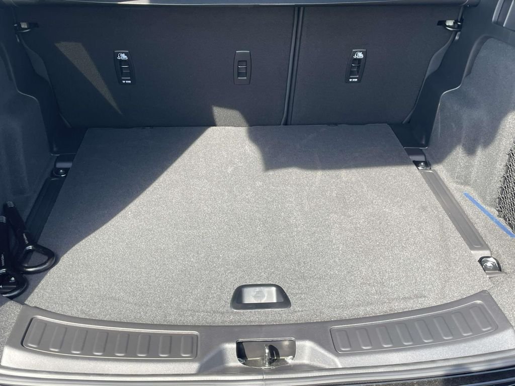 New 2026 Carpathian Grey Land Rover Landmark image 18