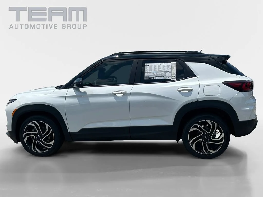 New 2026 Iridescent Pearl Tricoat Chevrolet RS image 4