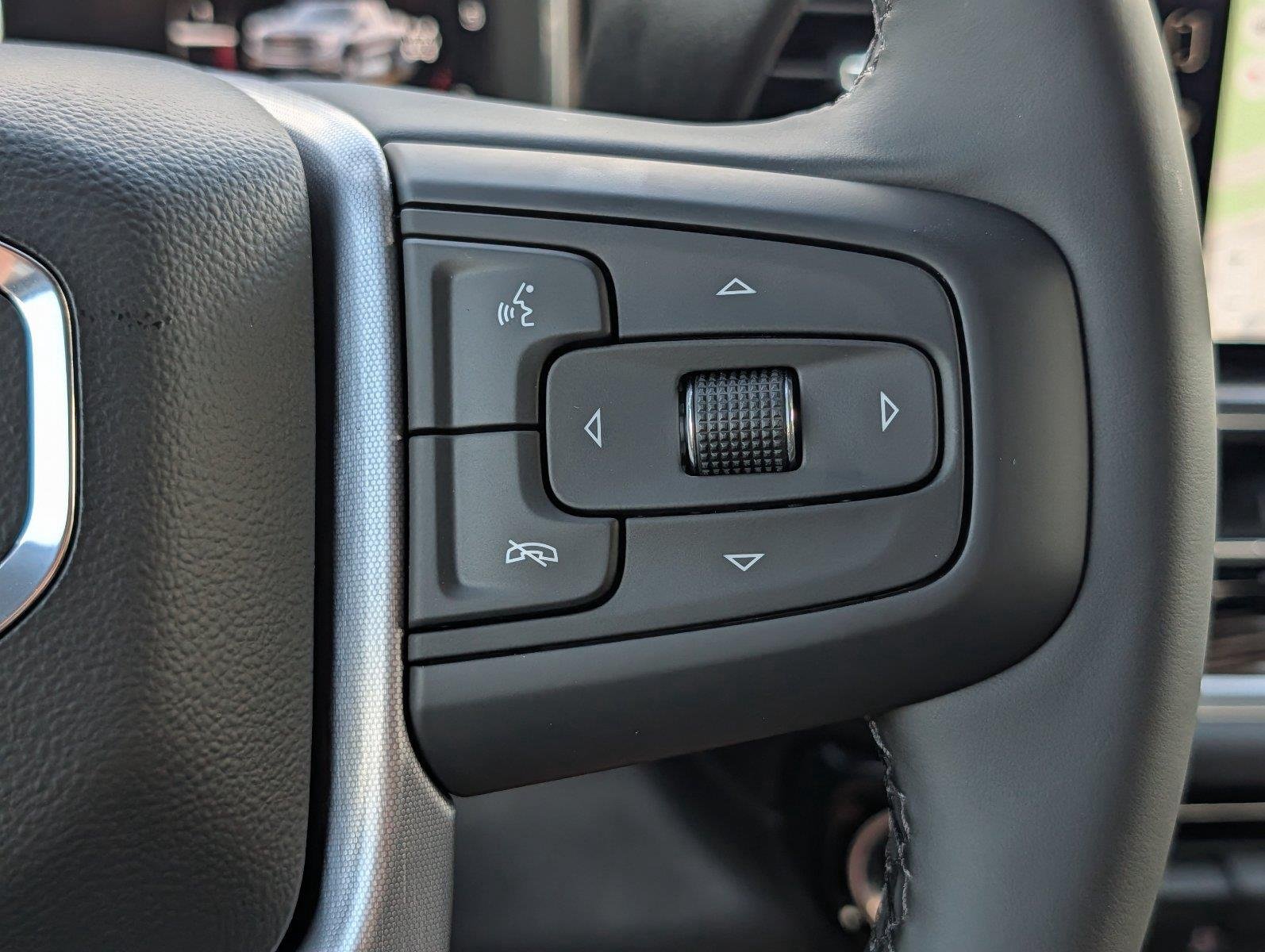 New 2026 Onyx Black GMC Elevation image 25