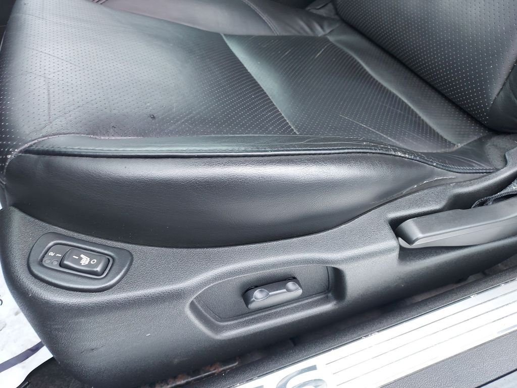 Used 2008 Silver Pontiac GT image 18