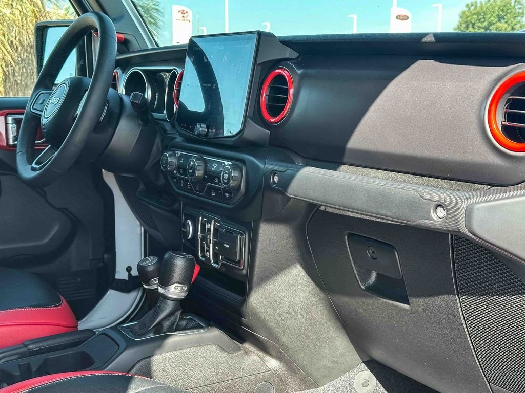 Used 2023 White Jeep Willys image 21