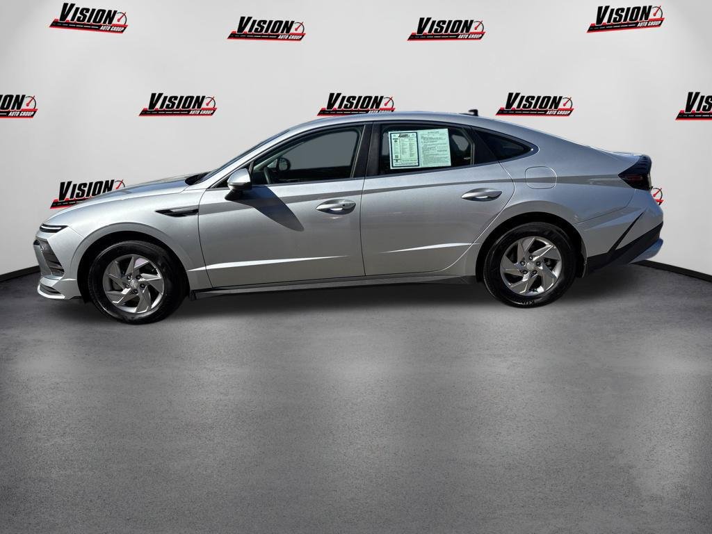 New 2026 Silver Hyundai SE image 8