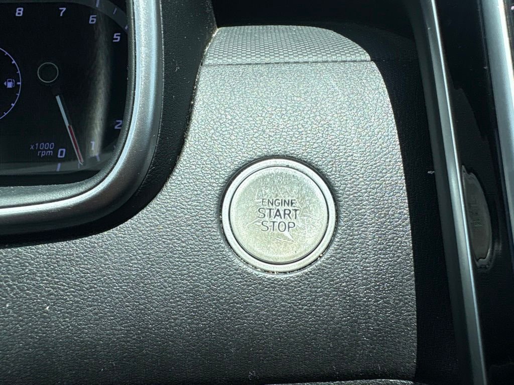 Used 2023 Silver Hyundai SEL image 25
