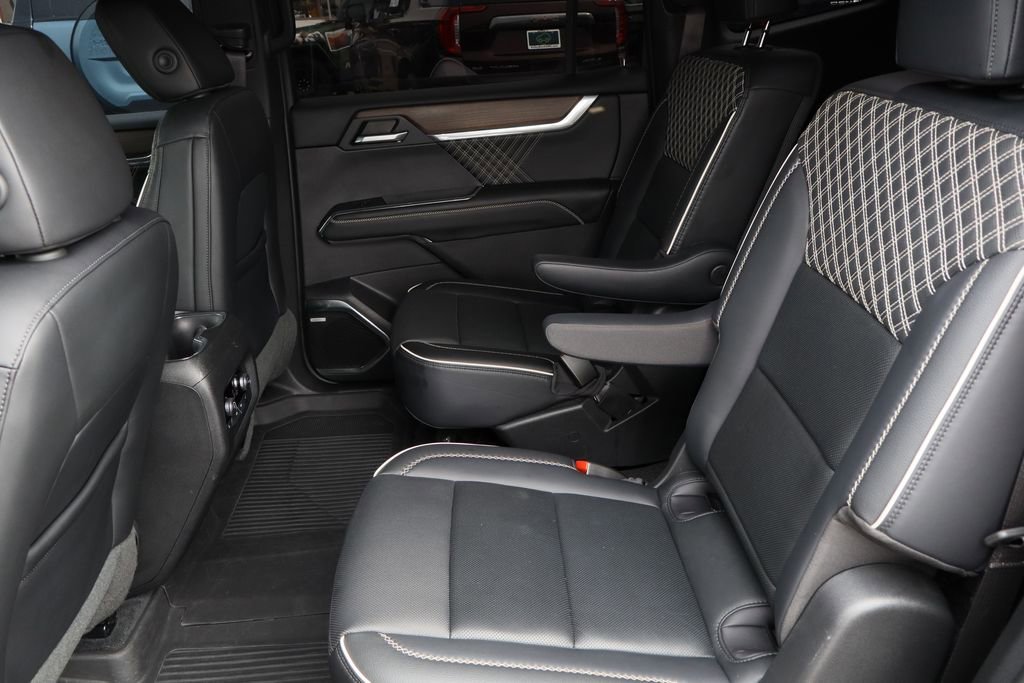 2024 GMC Acadia Denali - Photo 23