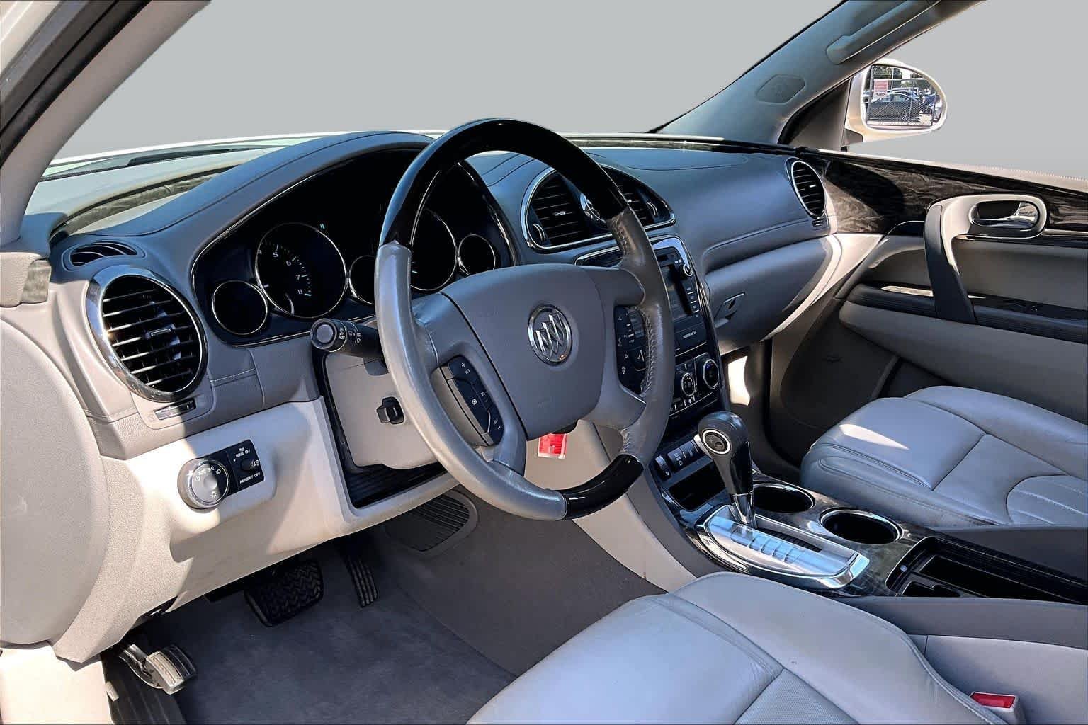 Used 2013 White Diamond Tricoat Buick Premium image 16