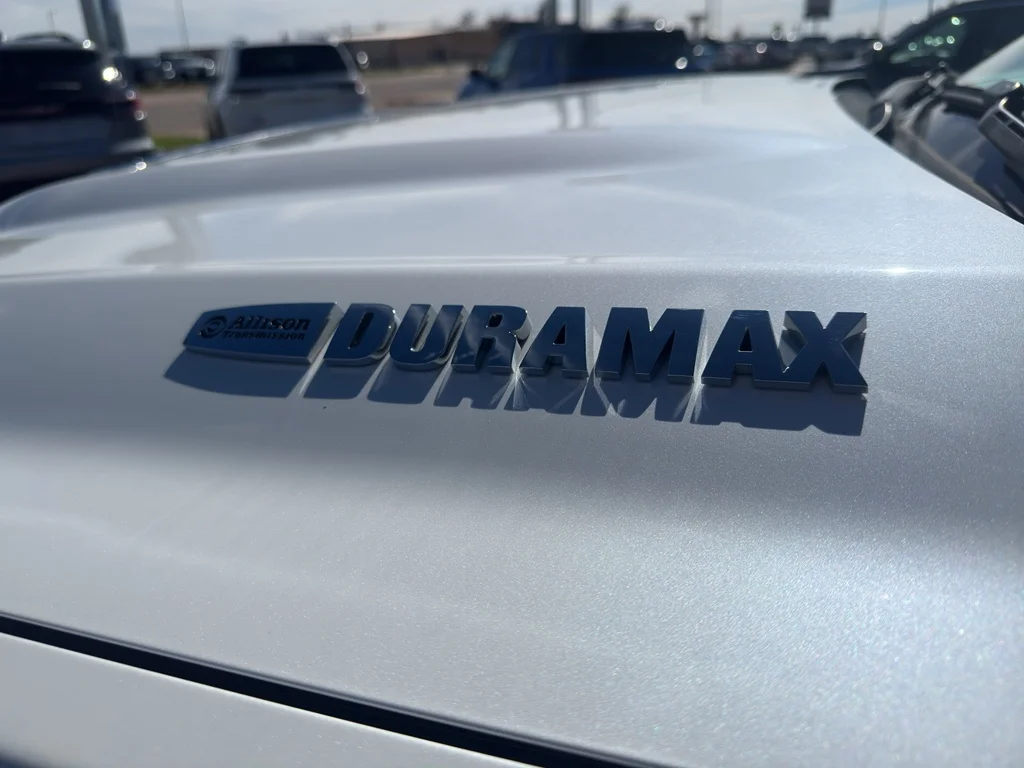 Used 2019 WHITE Chevrolet LTZ image 11