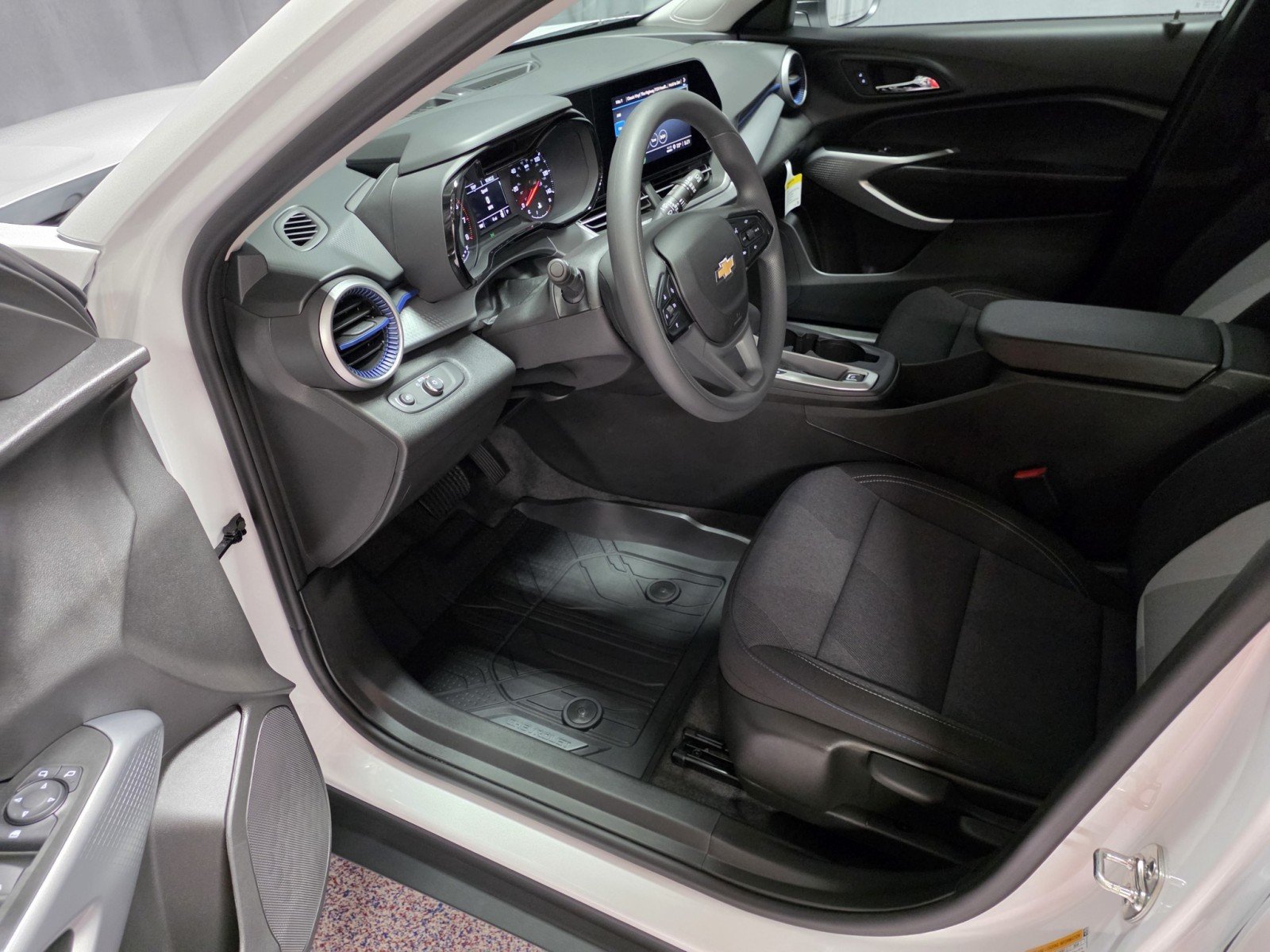 2026 Chevrolet Trax LS - Photo 6
