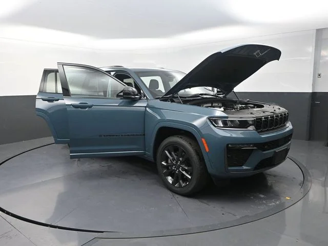 New 2026 Steel Blue Exterior Paint Jeep Limited Reserve image 34