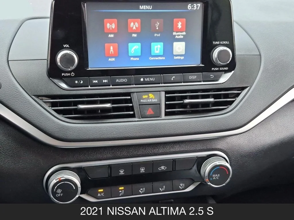 Used 2021 Black Nissan 2.5 S image 25