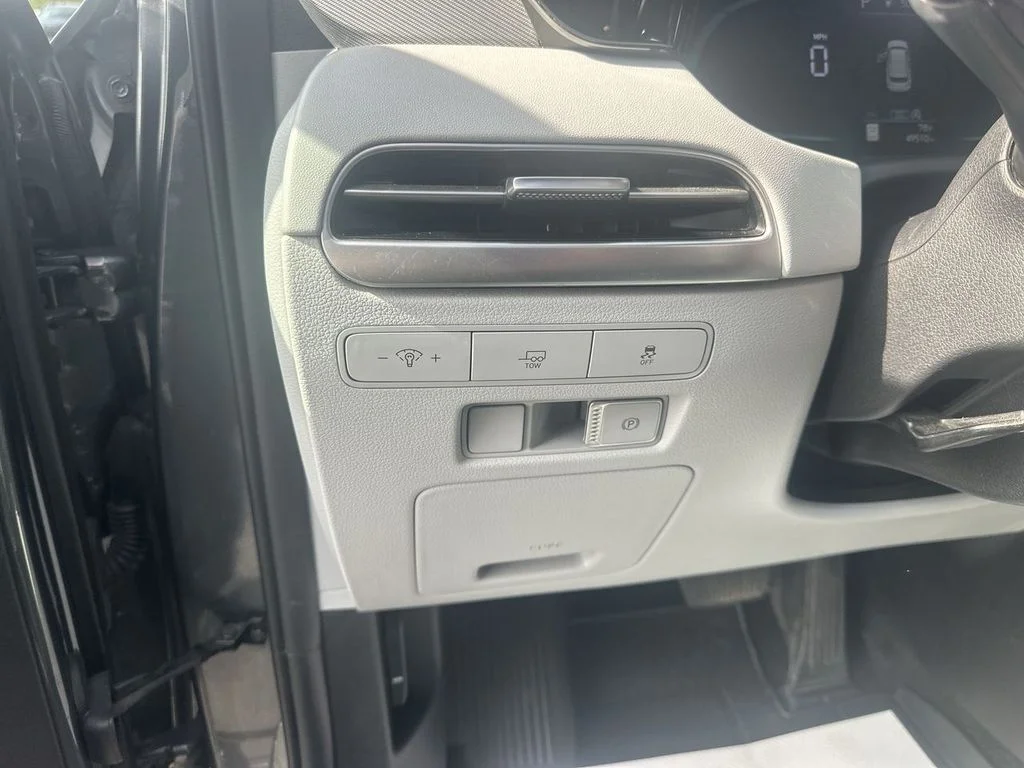 Used 2023 Gray Hyundai SE image 20