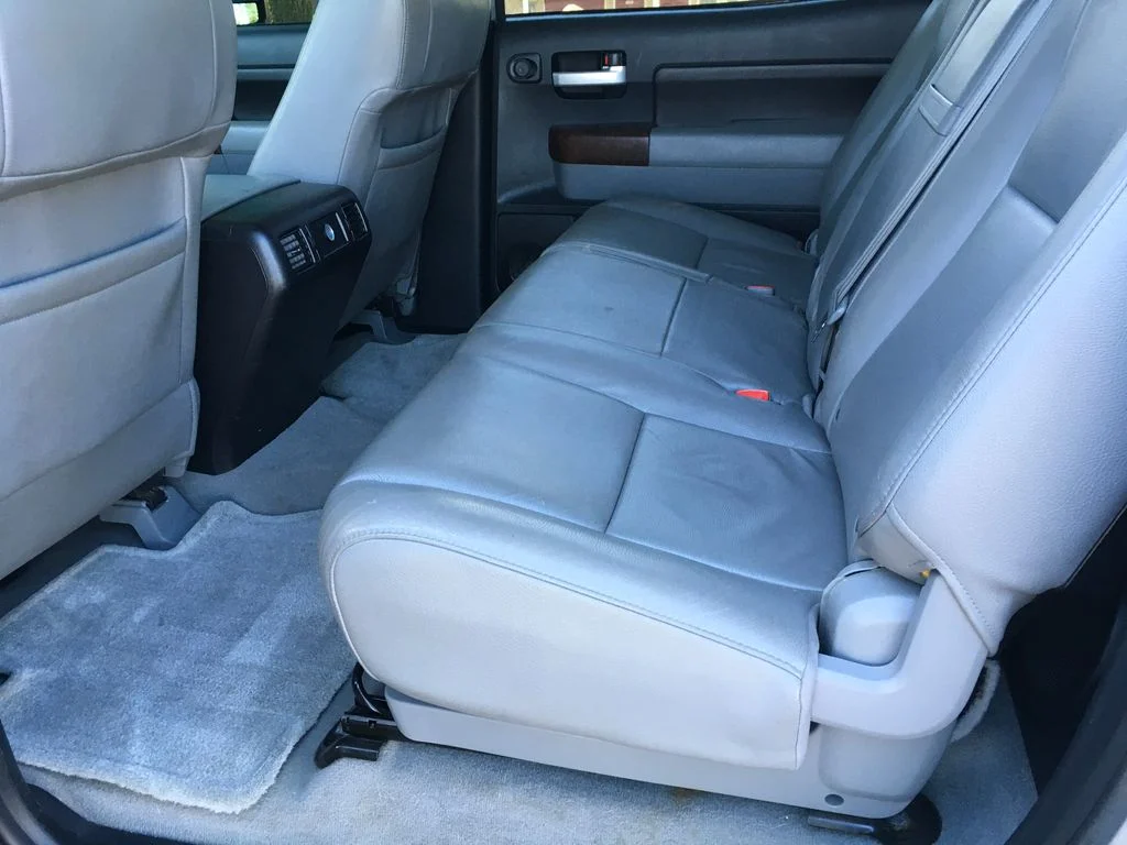 Used 2010 Silver Toyota Limited image 29