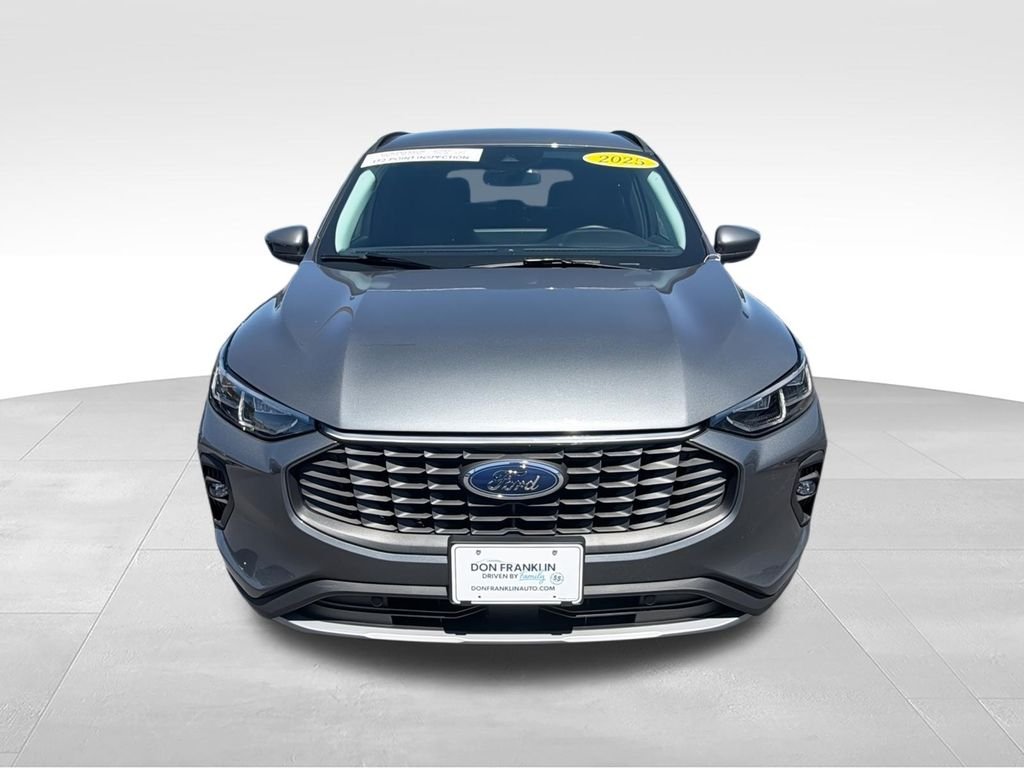 Used 2025  Ford Platinum image 3