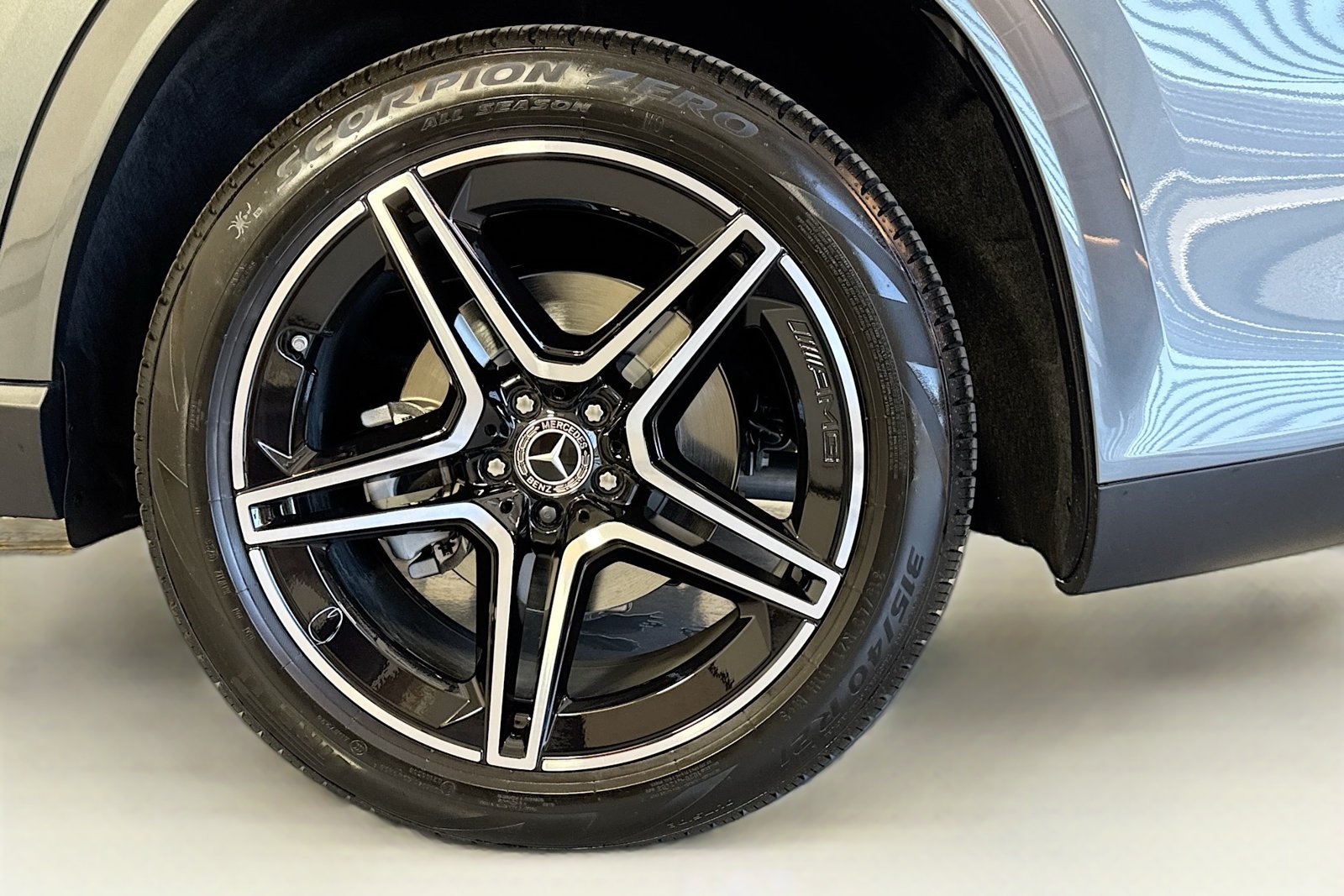 New 2026 Selenite Grey Metallic Mercedes-Benz GLS 450 image 30