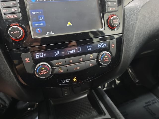 Used 2016 Black Nissan SV image 24