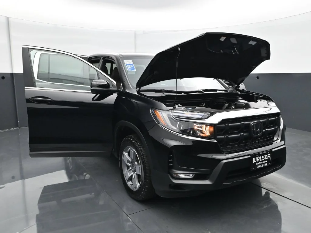 Used 2025 Black Honda RTL AWD image 35