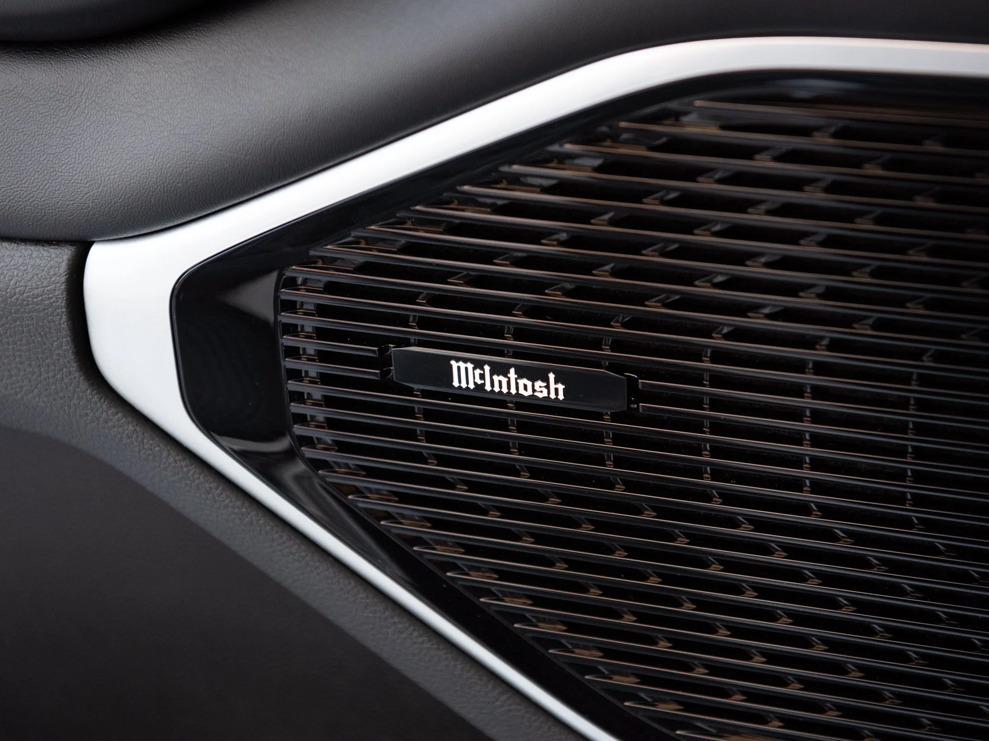 Used 2026 White Jeep Limited Reserve* image 13