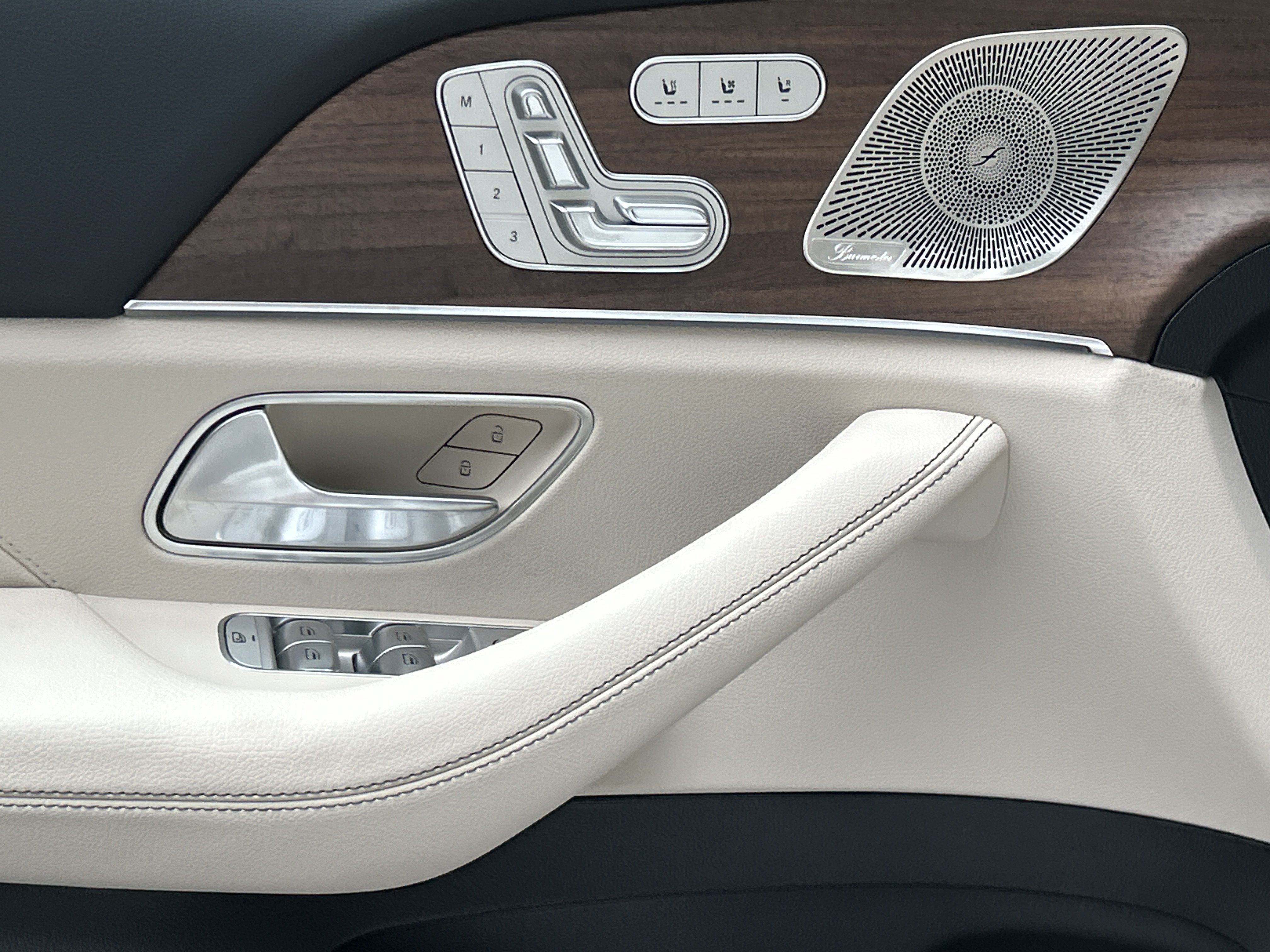 New 2026 Polar White Mercedes-Benz GLE 350 4MATIC® SUV image 16