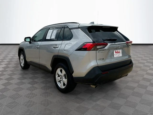 Used 2021 Silver Toyota XLE image 5