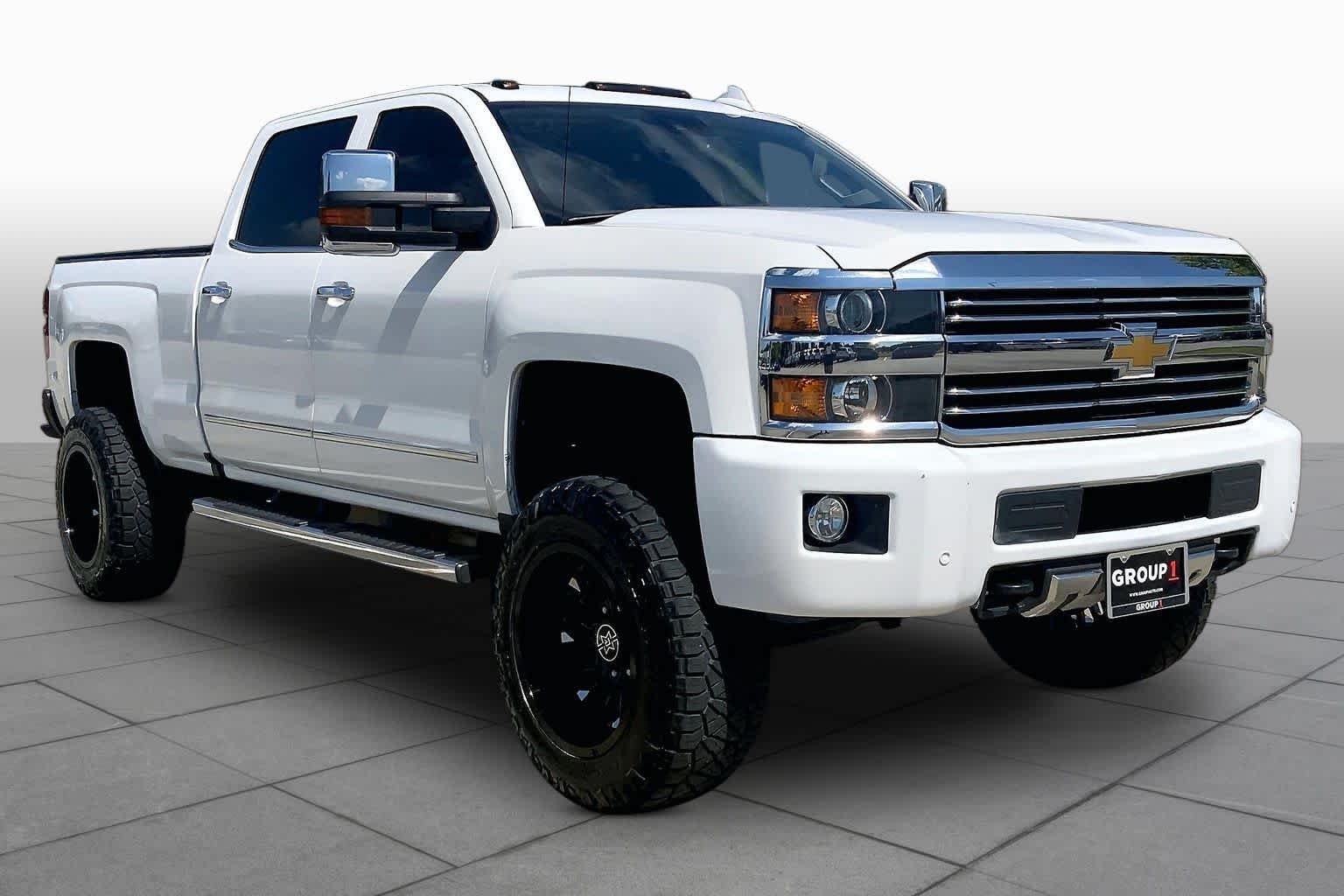 Used 2016 Summit White Chevrolet High Country image 2