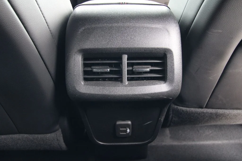 Used 2022  Chevrolet RS image 33