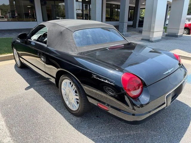 Used 2003 Black Ford Base image 3