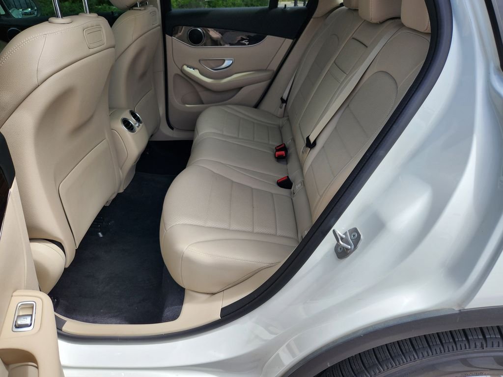 Used 2019 Polar White Mercedes-Benz 300 image 37