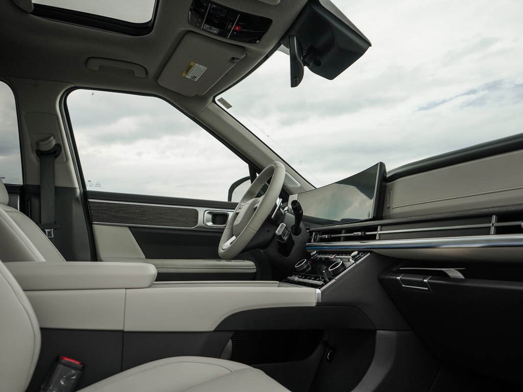 New 2026 Rockwood Green Hyundai Limited 6P AWD image 11
