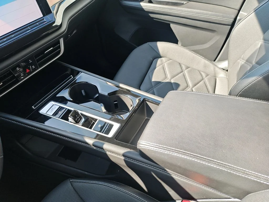 2025 Volkswagen Atlas SE w/Tech - Photo 22