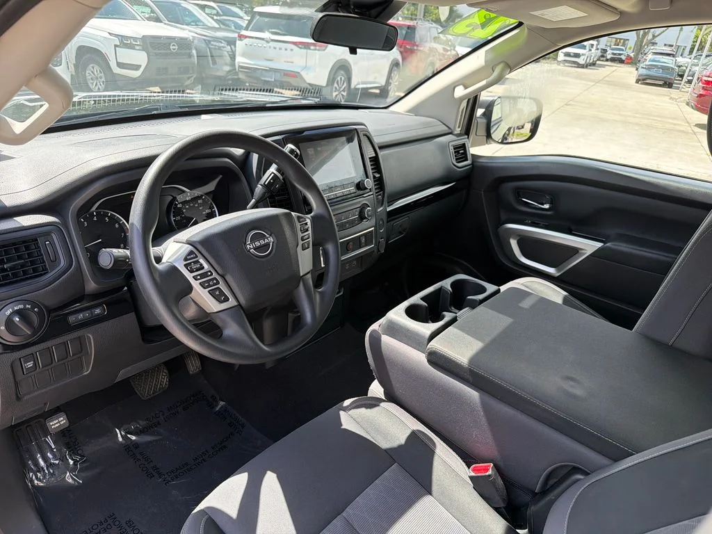 2023 Nissan Titan SV - Photo 13