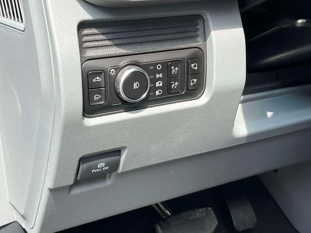 New 2027 Agate Black Metallic Ford F-250® XLT image 23