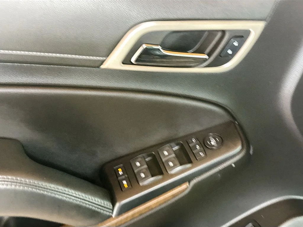 Used 2018 Black GMC Denali image 19