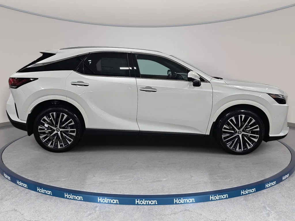 New 2026 Eminent White Pearl Lexus PREMIUM PLUS image 4
