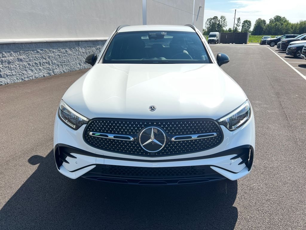 Certified Used 2025 White Mercedes-Benz GLC 300 image 4