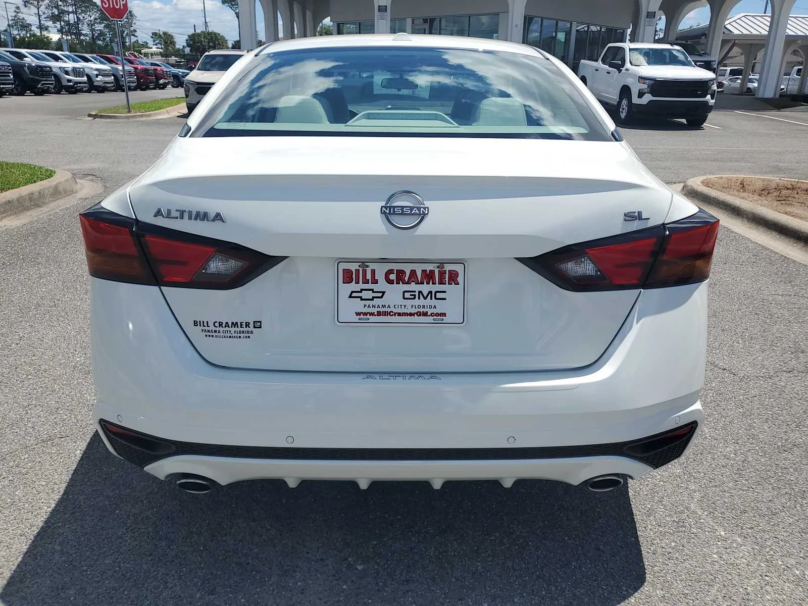 Used 2024 White Nissan 2.5 SL image 4
