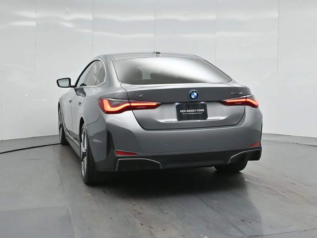Used 2023 Gray BMW eDrive40 image 30