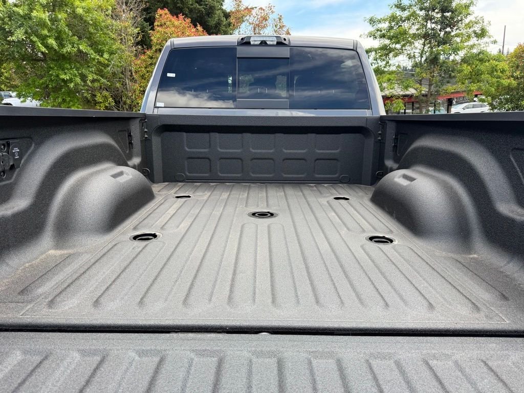 New 2026 Granite Crystal Metallic Clear-Coat Exterior Paint RAM Laramie image 10