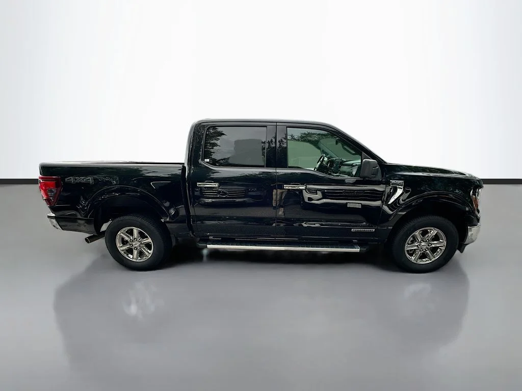 Used 2024 Black Ford XLT image 4