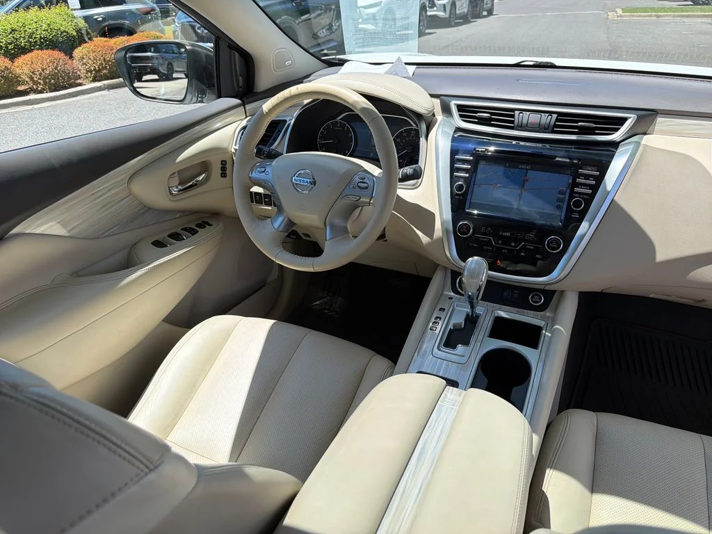 Used 2018 Pearl White Nissan SL image 37