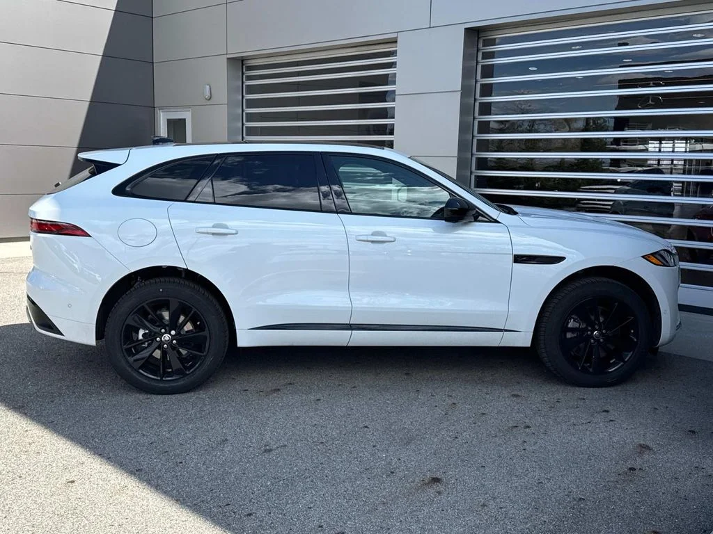 2026 Jaguar F-Pace R-Dynamic S - Photo 9