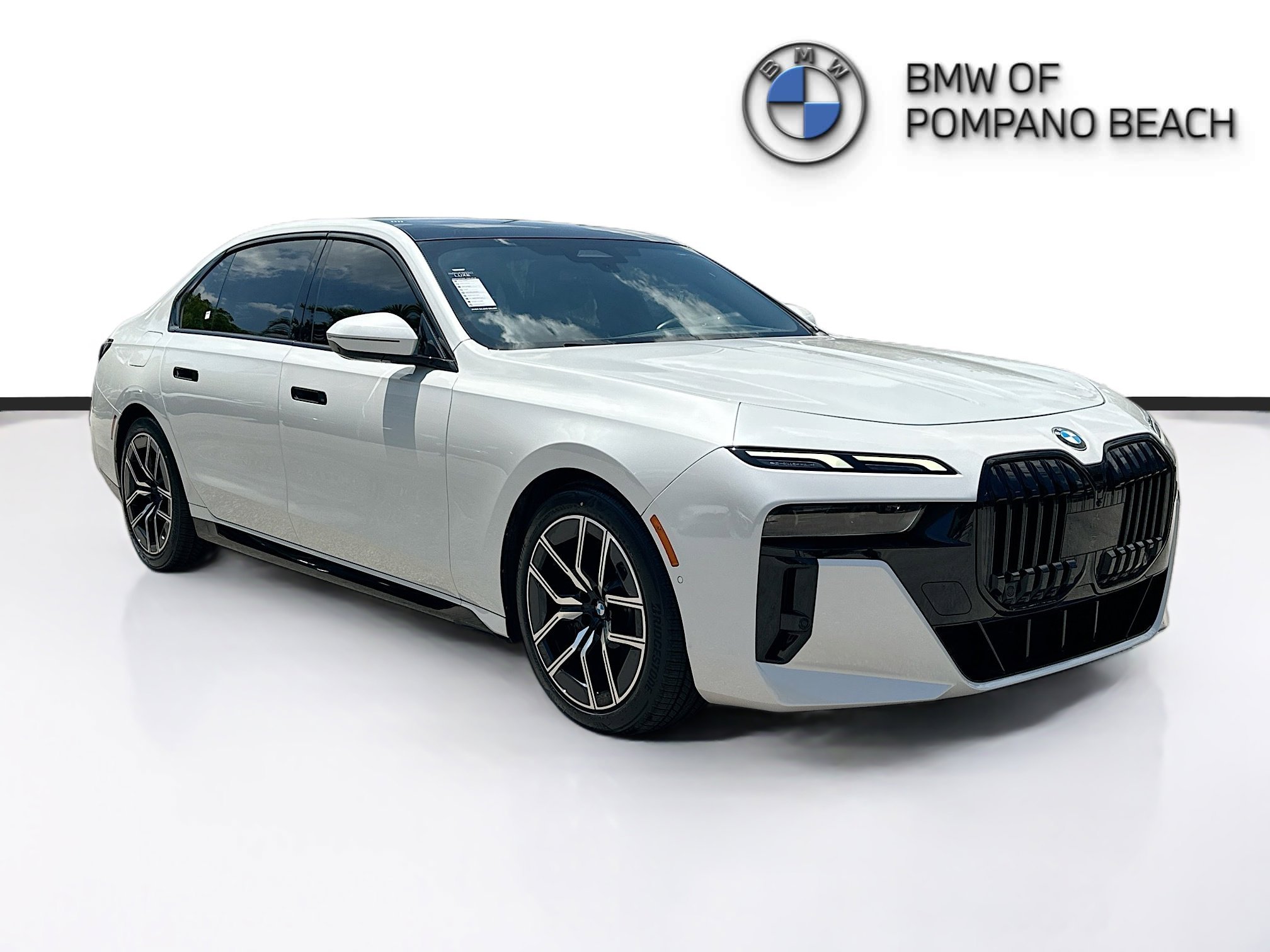 2023 BMW 7 Series 740i's photo