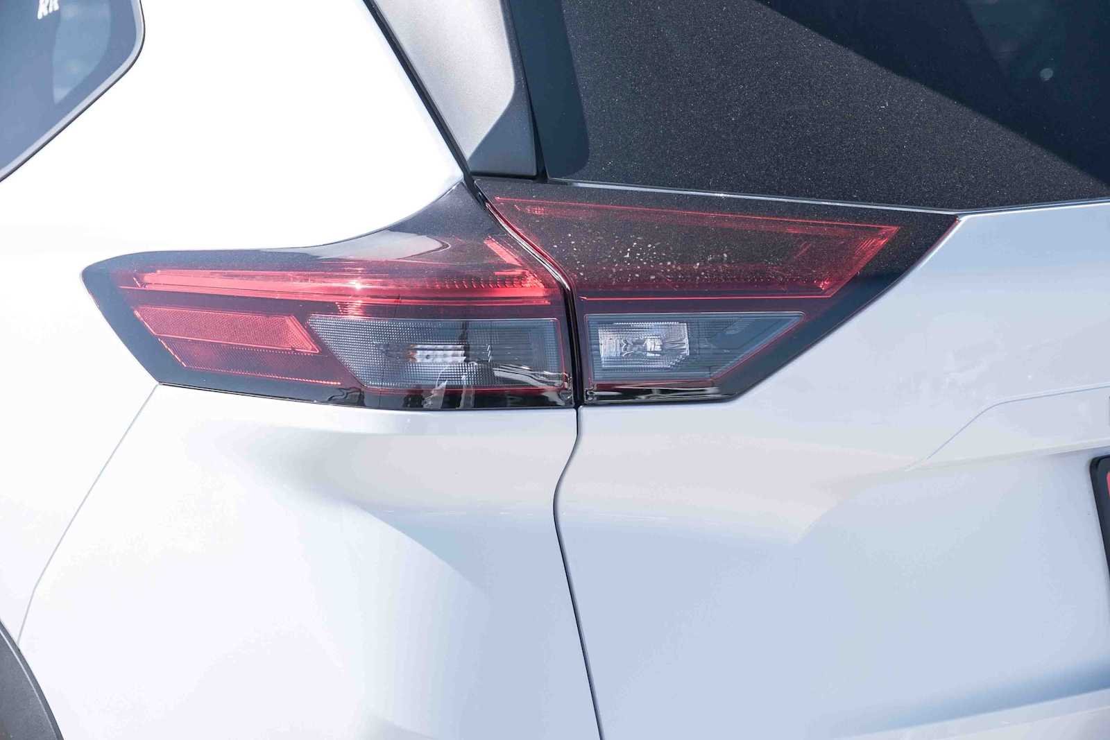 New 2026 Everest White Pearl TriCoat Nissan SV image 7