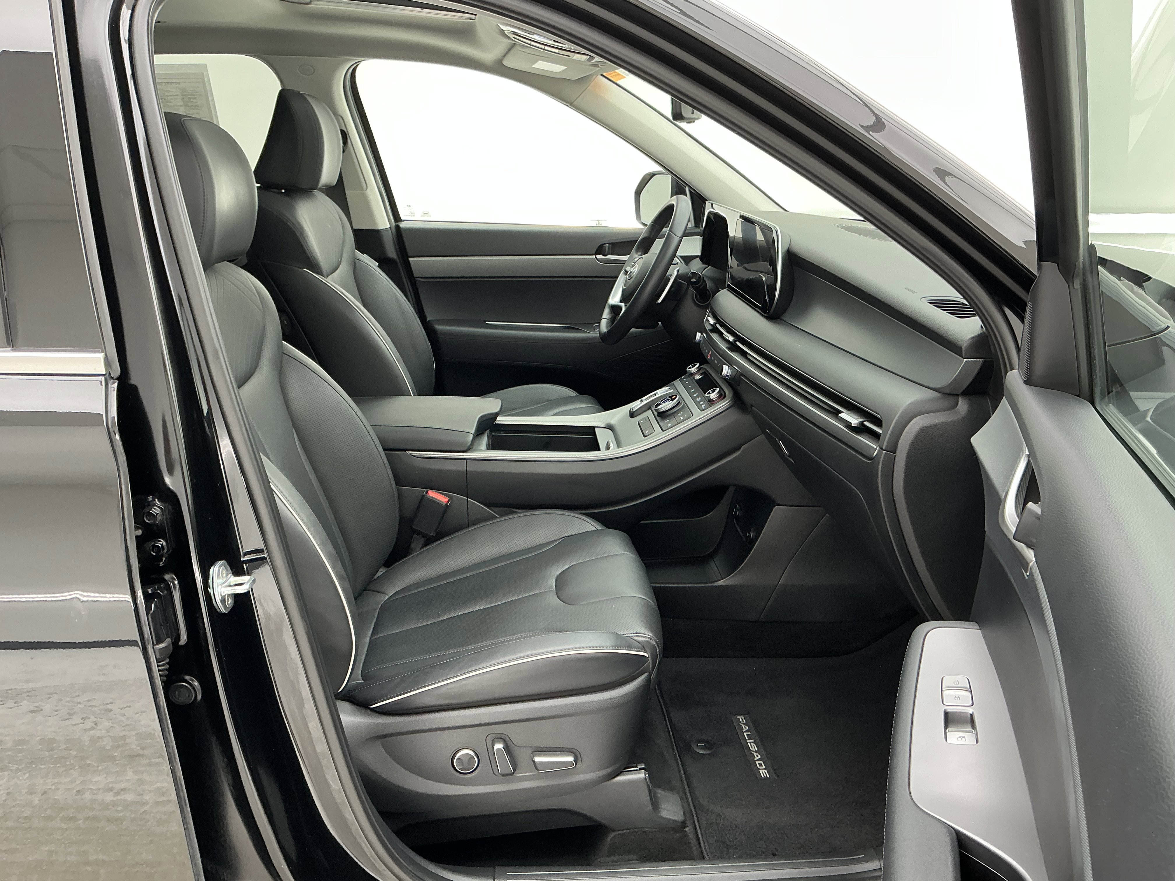 Certified Used 2023 Abyss Black Pearl Hyundai XRT image 27