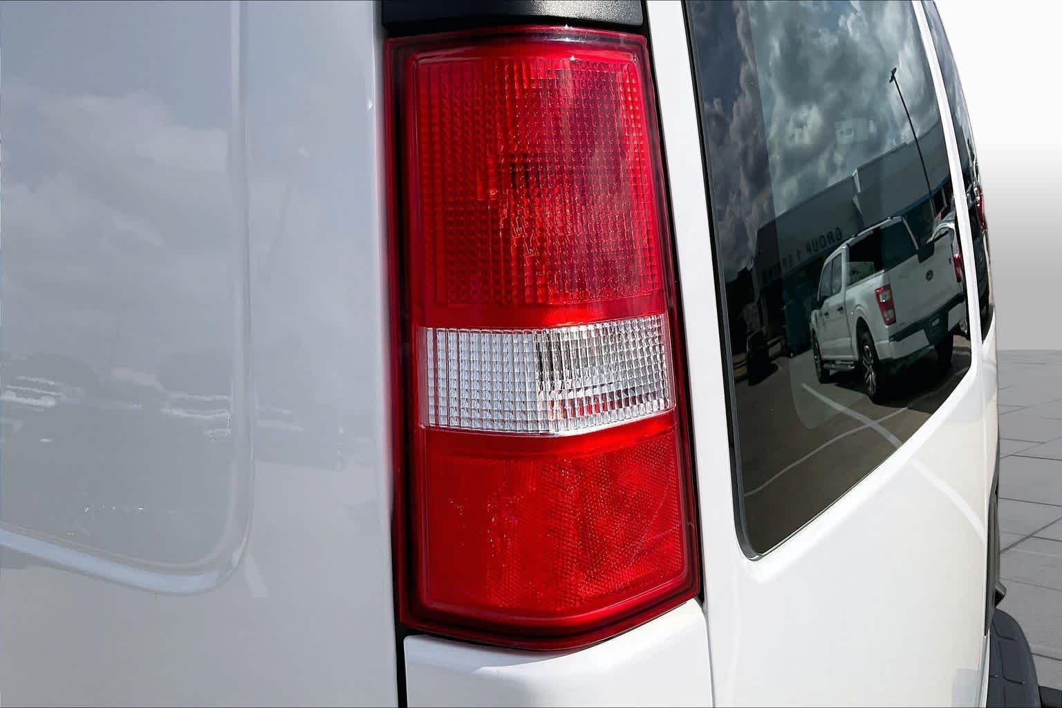 Used 2025 Summit White Chevrolet  image 23