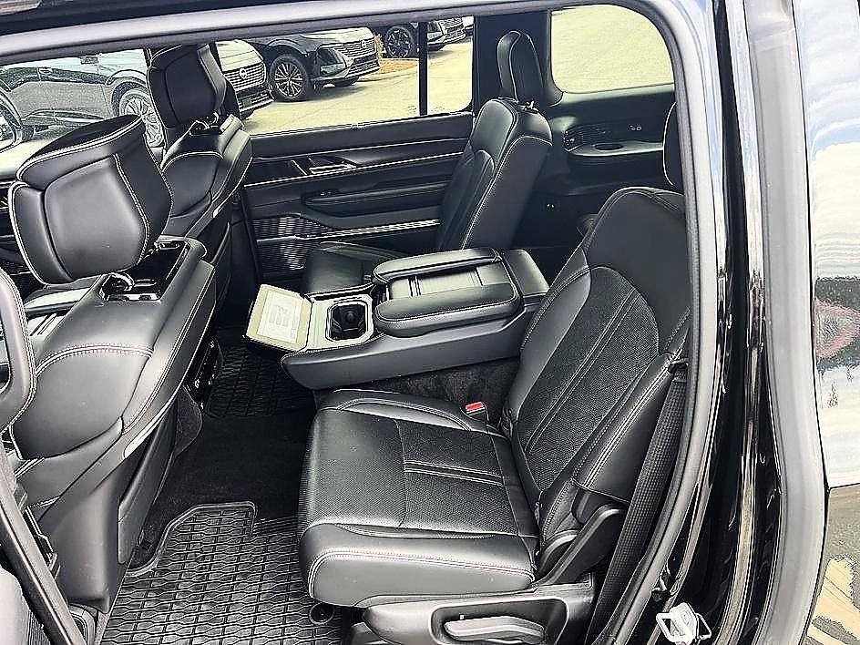 Used 2024 Diamond Black Crystal Pearlcoat Jeep Series II image 15