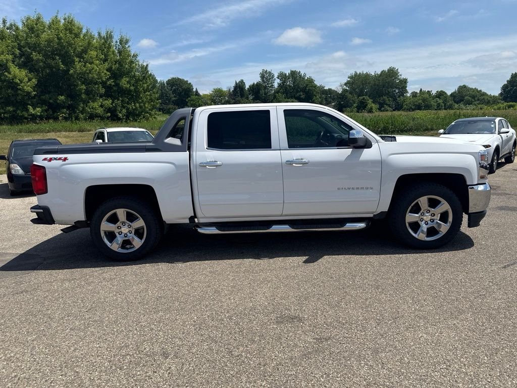 Used 2017 White Chevrolet LT image 8